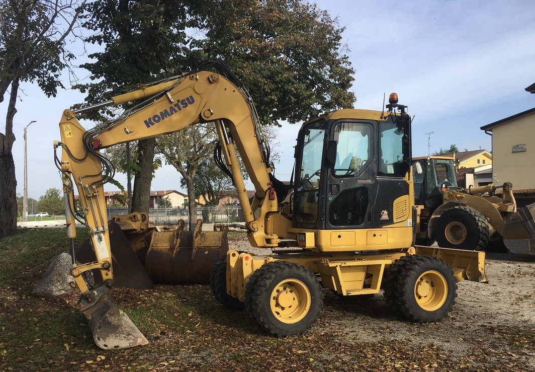 KOMATSU PW 98 MR Ref 24051